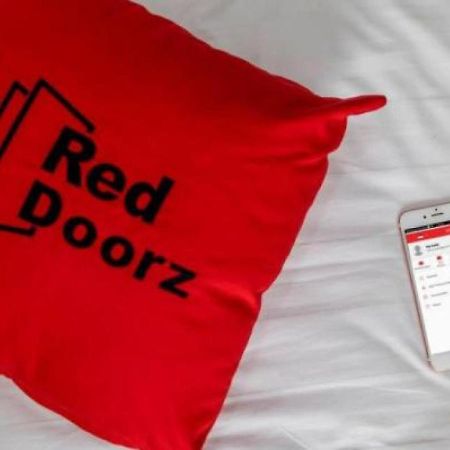 Reddoorz Near Politeknik Negeri Medan Hotel Ngoại thất bức ảnh