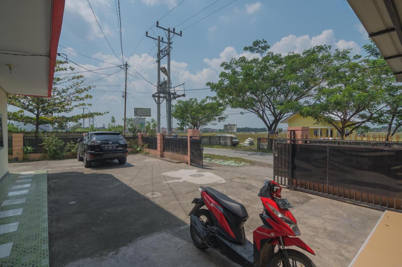 Reddoorz Near Politeknik Negeri Medan Hotel Ngoại thất bức ảnh
