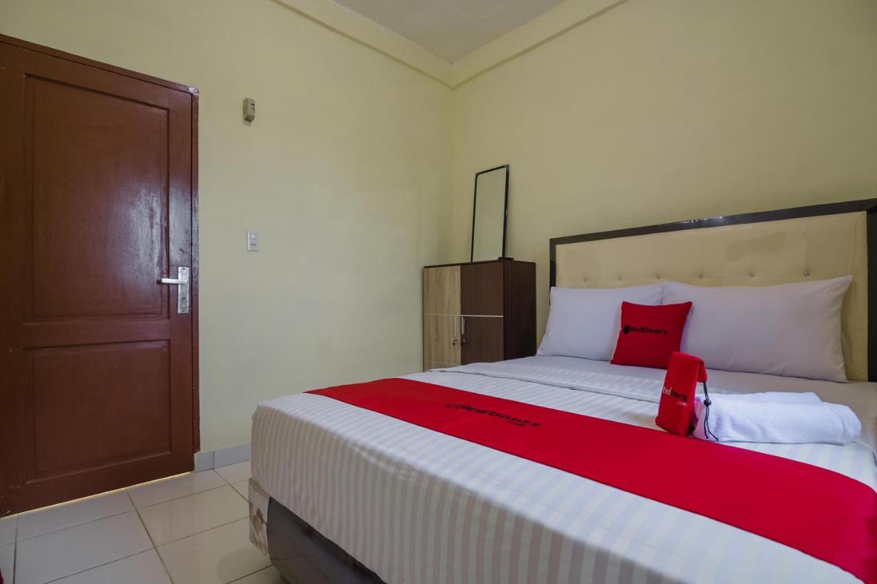Reddoorz Near Politeknik Negeri Medan Hotel Ngoại thất bức ảnh