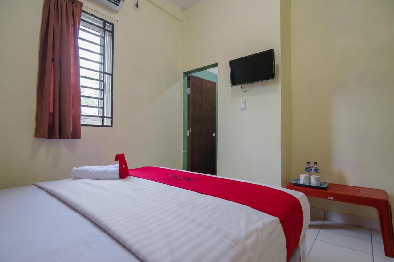 Reddoorz Near Politeknik Negeri Medan Hotel Ngoại thất bức ảnh