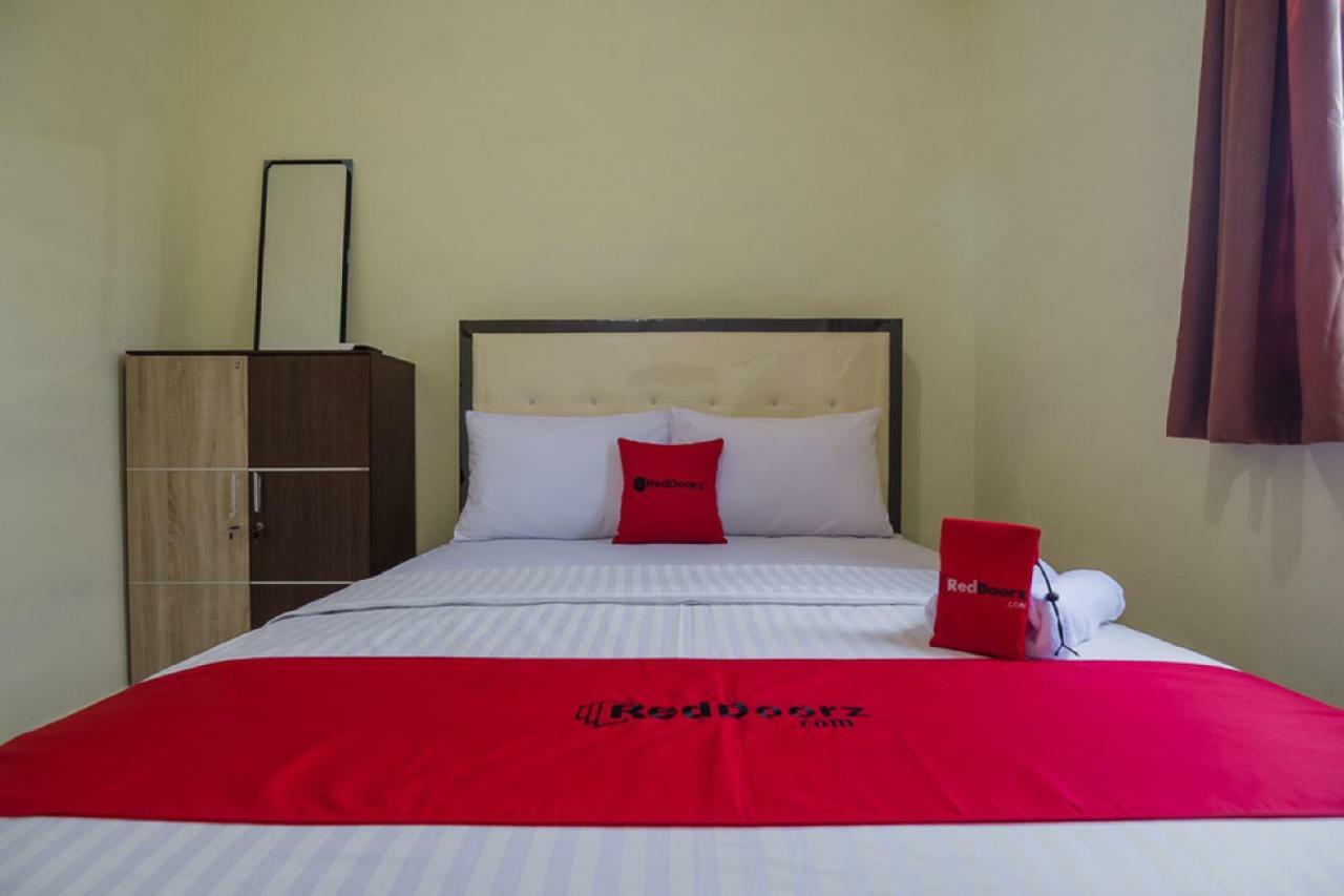 Reddoorz Near Politeknik Negeri Medan Hotel Ngoại thất bức ảnh
